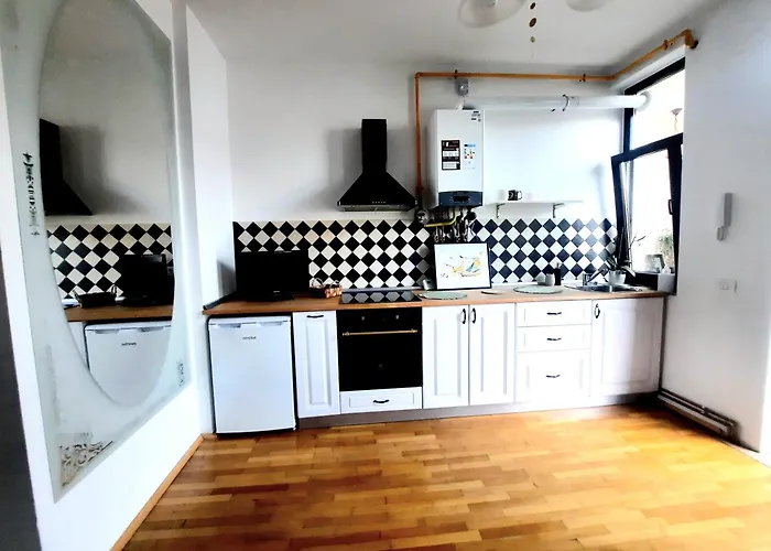 Historical Center Liberty Union Square Apartment